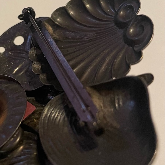 Metal Tri Color Seashell Brooch - Picture 4 of 4